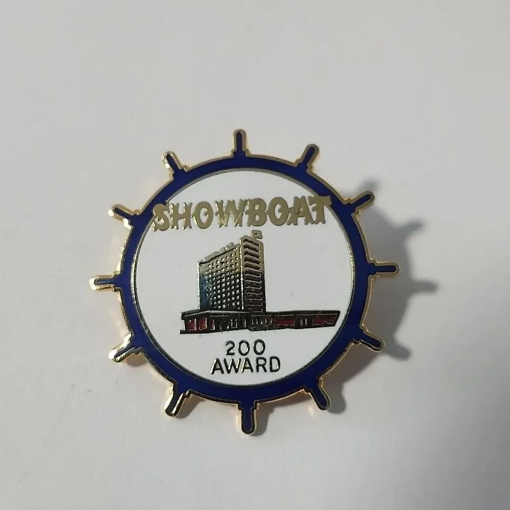 WC- SHOWBOAT 200 AWARD (ENAMEL) PIN SOUVENIR